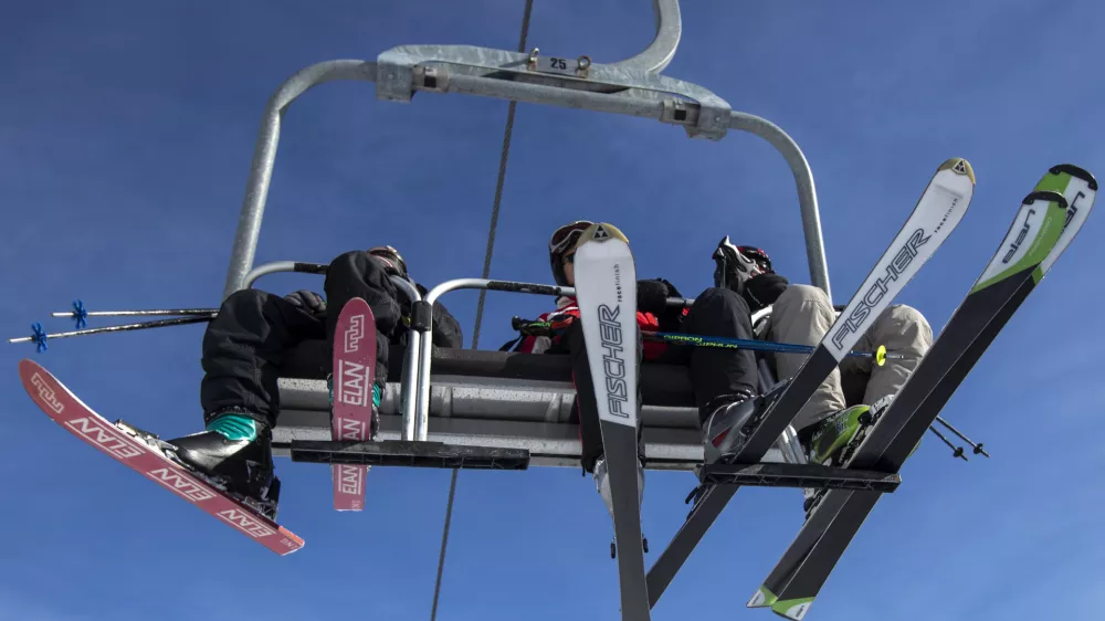 - 26.1.2019 - Kranjska gora - smuči&scaron;če, smučanje, smučarji, sneg, zima, rekreacija, sedežnicaFOTO: Matjaž Ru&scaron;t
