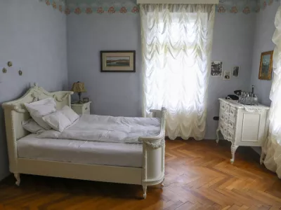 - 11.05.2021 &ndash; Hribarjeva Vila Zlatica - prenovljena me&scaron;čanska vila nekdanjega ljubljanskega župana Ivana Hribarja,Cesta 27. aprila 47  //FOTO: Luka Cjuha. / Foto: Luka Cjuha