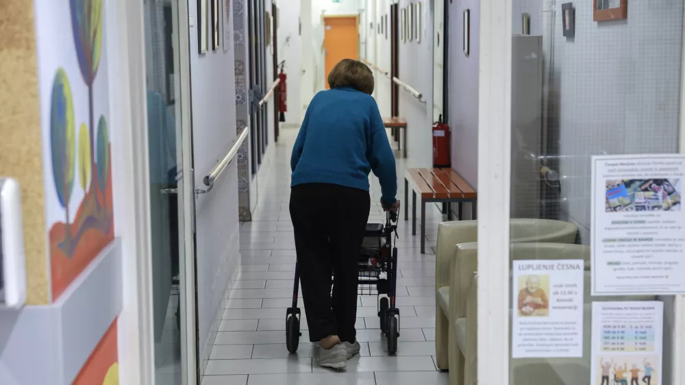 Bo vlada &scaron;e pred volitvami na&scaron;la interventno re&scaron;itev za najranljivej&scaron;e?