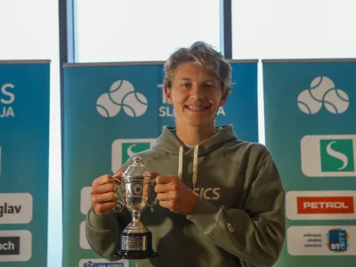 žiga &scaron;e&scaron;ko - novinarska konferenca zmagovalca mladinskega grand slama v Avstraliji Žige &Scaron;e&scaron;ka. foto luka cjuha