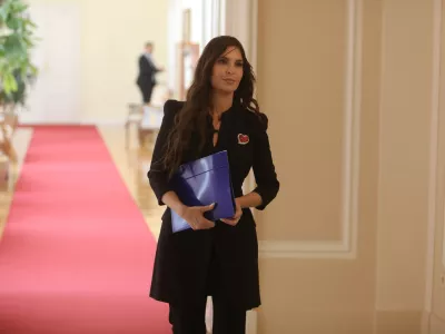 - Eva Irgl, poslanka stranke Demkrati,- 11.07.2025. - predsednik vlade Robert Golob je gostil srečanje s predsedniki parlamentarnih strank na temo članstva Slovenije v Natu ter vpra&scaron;anja izvedbe referenduma glede povečanja obrambnih izdatkov Slovenije.//FOTO: Bojan Velikonja