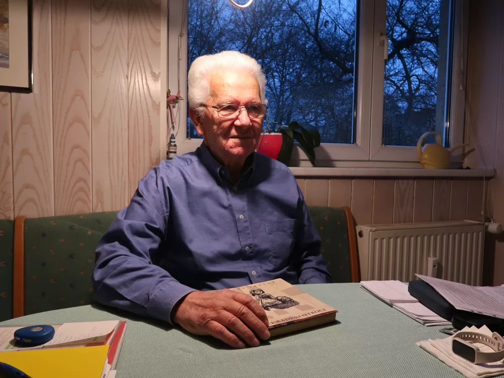Janez Žmavc, ukradeni otrok, letnik 1932, kasnej&scaron;i profesor na Fakulteti za gradbeni&scaron;tvo in geodezijo, snovalec predpisov o cestah / Foto: Nata&scaron;a Bucik Ozebek