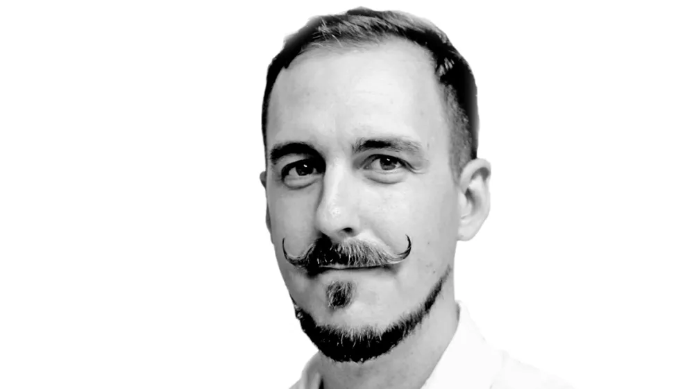 - 08.08.2019 - Aljaž Potocnik - novinar Dnevnik//FOTO: Luka Cjuha.------crno bela, za komentarjev tekoce in permanent !!!