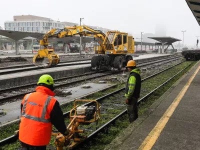- Gradbena dela na starih tirih in peronih.- Železni&scaron;ka postaja Ljubljana.-14.12.2025. - Prenova Železni&scaron;ke postaje Ljubljana.//FOTO: Bojan Velikonja