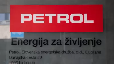 Ljubljana, pred upravno stavbo druzbe Petrol.Izjava za medije predsednika uprave Petrola Sase Bergerja.