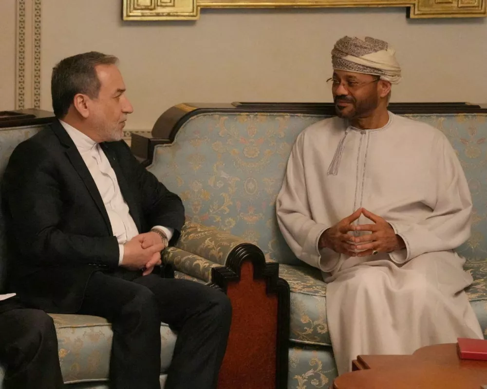 Iranian Foreign Minister Abbas Araghchi meets with Omani Foreign Minister Sayyid Badr Albusaidi in Muscat, Oman, February 6, 2026. Iranian Foreign Ministry/WANA (West Asia News Agency)/ Handout via REUTERS ATTENTION EDITORS - THIS PICTURE WAS PROVIDED BY A THIRD PARTY.