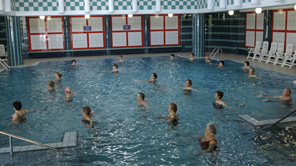 Terme KRKA - &Scaron;marje&scaron;ke Toplice - bazen - telovadba v bazenu - starostniki- Reportaže koplili&scaron;č za izbor Naj kopali&scaron;če 2013 - vseslovenska akcija Nedeljskega dnevnika -   //FOTO: Jaka Gasar