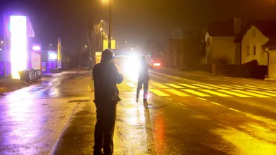 - policist - javna uprava - kazenska politika- 19.01.2015 - Ttržaška cesta pri Dolgem mostu - Policija - nadzor prometa - policijska prometna patrulja - poostrena kontrola cestnega prometa v nočnih urah - //FOTO: Bojan Velikonja