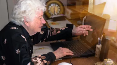 Kdo &scaron;čiti starej&scaron;e pred pastmi spletnega potro&scaron;ni&scaron;tva?