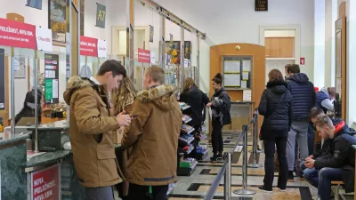 - Pošta 1101 Ljubljana – "Čopova", Slovenska cesta 32. - 11.11.2019 - Pošta Slovenije - stavka v poštno-logističnih centrih - poštni delavci so opolnoči začeli stavko - Sindikat poštnih delavcev in vodstvo Pošte Slovenije namreč nista dosegla dogovora glede zahteve sindikata za zvišanje plač. //FOTO: Bojan Velikonja