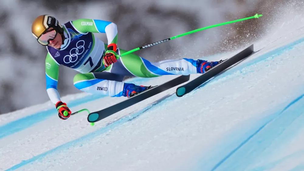 10 February 2026, Italy, Cortina D'ampezzo: Slovenia's Ilka Stuhec competes in the downhill run of the Women's Team Combined event during the Milano Cortina 2026 Winter Olympic Games at the Tofane Alpine Skiing Centre in Cortina d'Ampezzo. Photo: Michael Kappeler/dpa