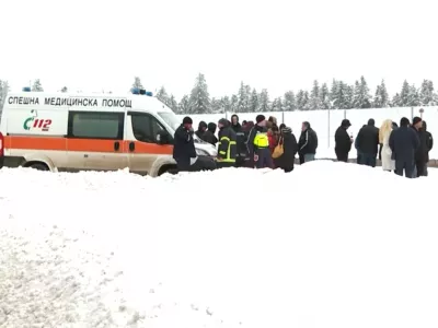 Emergency services work near Petrohan mountain, the scene where people were found dead, near the village of Gintsi, Bulgaria, February 2026, in this screen grab taken from a video. NOVA TV/Handout via REUTERS  THIS IMAGE HAS BEEN SUPPLIED BY A THIRD PARTY. BULGARIA OUT. NO COMMERCIAL OR EDITORIAL SALES IN BULGARIA