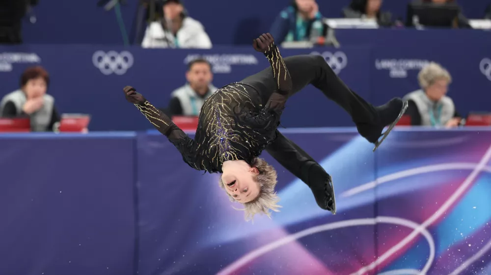 Italija, Milano.Zimske olimpijske igre 2026.Skupinsko tekmovanje v umetnostnem drsanju (moski).Ameriski umetnostni drsalec Ilia Malinin.