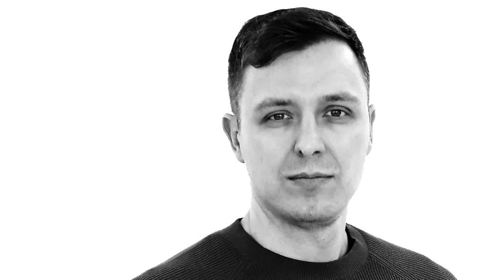 Anže Lebinger- Redakcija Dnevnik 2024 - portreti za komentarje in kolumne - kolumnisti - komentatorji &ndash; novinarji - //FOTO: Tomaž Skale