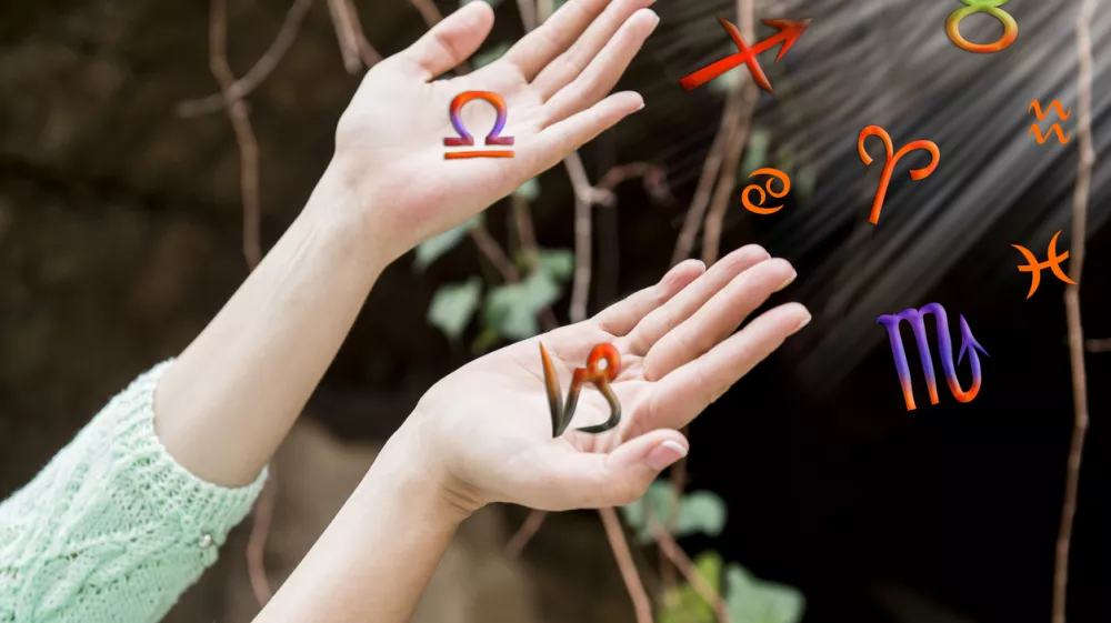 Astrology, zodiac signs take off from hands / Foto: Dzhulbee Getty Images