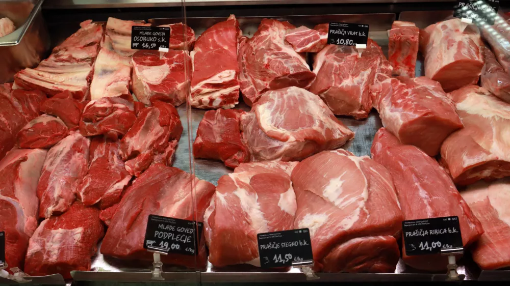 11.02.2026 - meso, mesar,tržnica, prodaja mesaFoto: Tomaž Skale