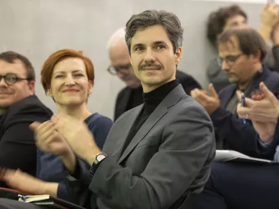 Ljubljana, Moderna Galerija.Javna predstavitev skupnega volilnega manifesta strank Levica in Vesna.Sokoordinator Levice Luka Mesec.