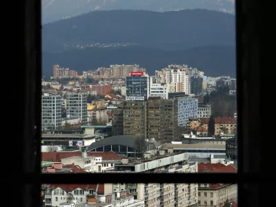 Nekaj selitev večjih podjetij v zadnjih letih in napovedi o &scaron;tevilnej&scaron;ih selitvah
