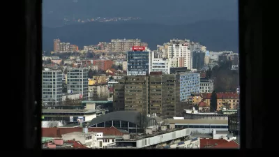 Nekaj selitev večjih podjetij v zadnjih letih in napovedi o številnejših selitvah