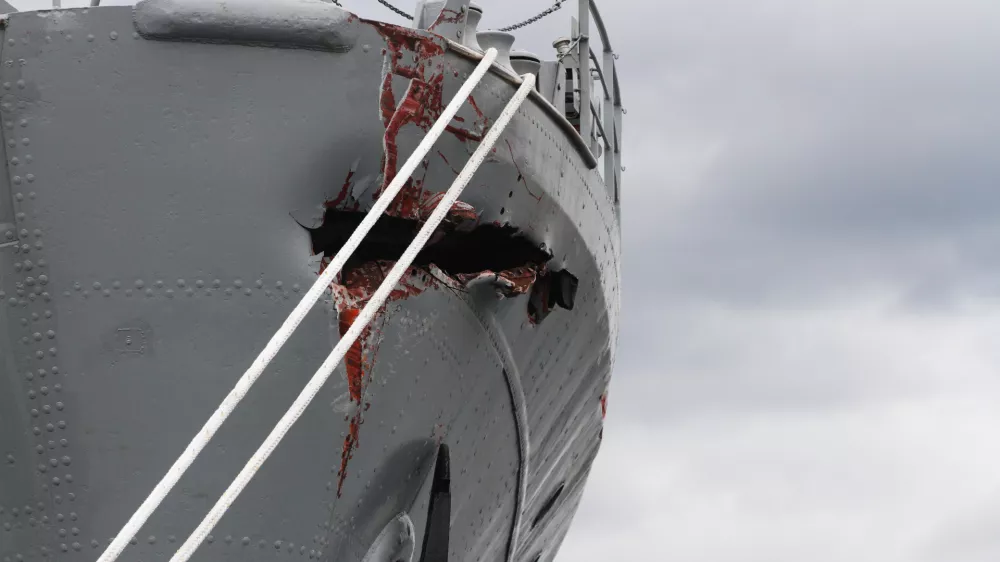 14.02.2026., Rijeka - Velika rupa na pramcu broda Galeb nakon sto ga je udario turski teretni brod u rijeckoj luci. Photo: Goran Kovacic/PIXSELL