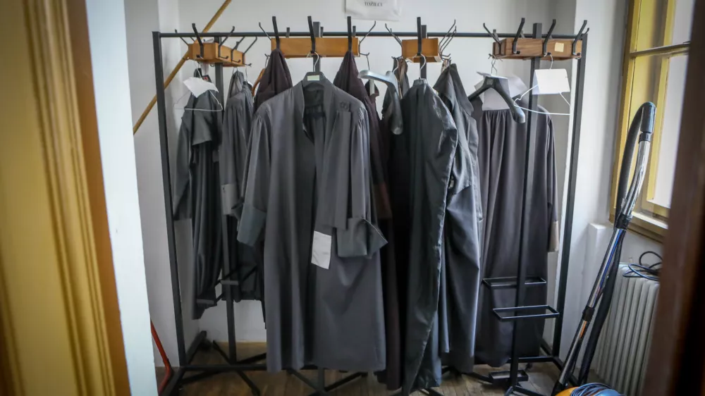 14.10.2025 - simbolična fotografija - sodi&scaron;če - sodstvo - tožilec - tožilstvo - toga - Foto: Luka Cjuha