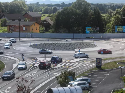 - 22.07.2025. - Prenovljeno Kroži&scaron;če na Rudniku v Ljubljani pri trgovinah Supernova in Eleclerc.//FOTO: Bojan Velikonja