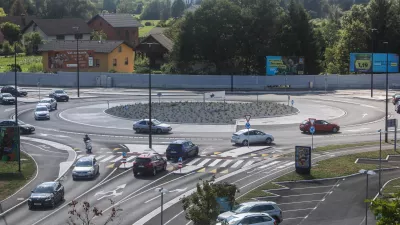 - 22.07.2025. - Prenovljeno Krožišče na Rudniku v Ljubljani pri trgovinah Supernova in Eleclerc.//FOTO: Bojan Velikonja