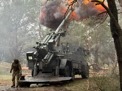 Ukrainian servicemen fire a Caesar self-propelled howitzer towards Russian troops at a position on the front line, amid Russia's attack on Ukraine, in Zaporizhzhia region, Ukraine February 16, 2026. Picture taken with a mobile phone. REUTERS/Stringer