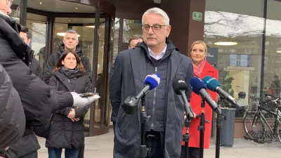 Ljubljana, Upravna enota Ljubljana.Vlozitev kandidature za drzavnozborske volitve stranke Resni.ca.Minister za gospodarstvo, turizem in sport Matjaz Han.