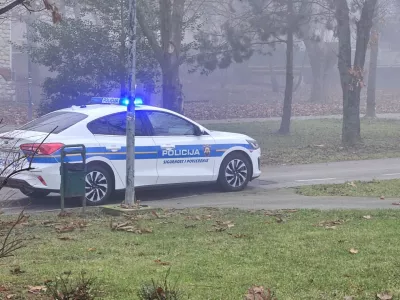 11.12.2025. Slavonski Brod - Prevrnuo se čamac u Savi u Slavonskom Brodu u četvrtak rano ujutro, policija je iz hladne rijeke izvukla vi&scaron;e od deset ljudi, Photo: Zeljka Gavranovic/PlusPortal/PIXSELLSava, Slavonski brod, migranti, hrva&scaron;ka policija, reka Sava,