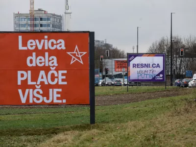 Levica in Resnica13.2.2026 - Predvolilni plakat - politično ogla&scaron;evanje - Jumbo plakat - politični plakatFoto: Luka Cjuha