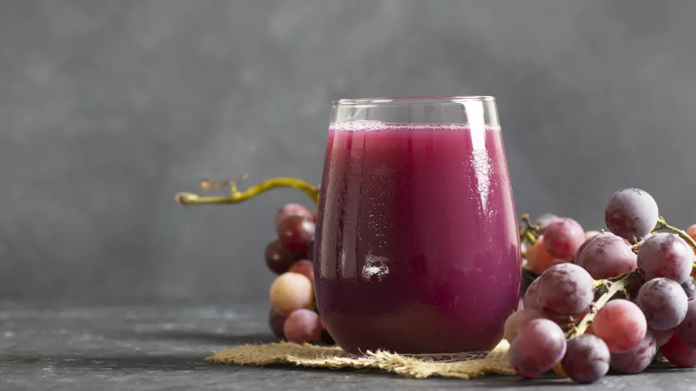 Tudi kot sok prina&scaron;a &scaron;tevilne blagodejne učinke. / Foto: Istock