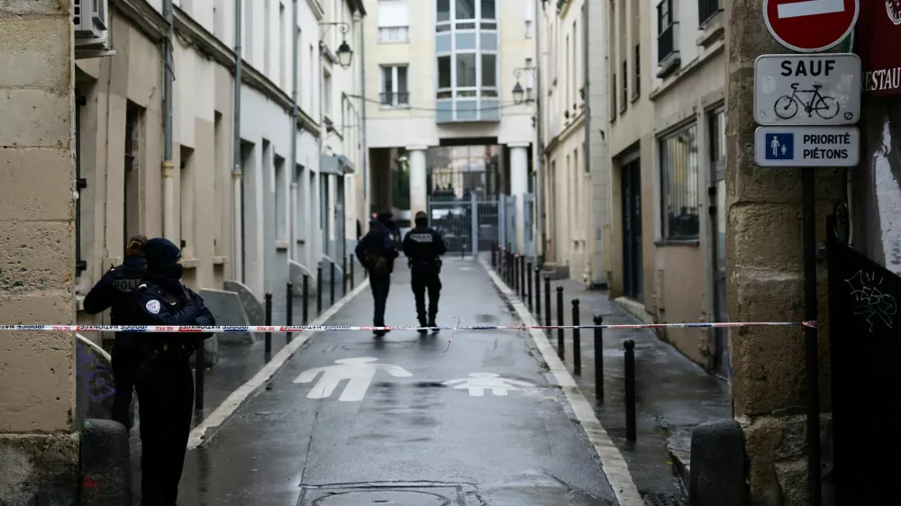 French police secure the area after a bomb threat at the headquarters of France's hard-left party La France Insoumise (France Unbowed - LFI) and its evacuation in Paris, France, February 18, 2026. REUTERS/Sarah Meyssonnier   TPX IMAGES OF THE DAY