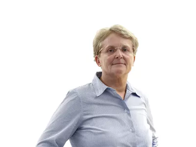 Tatjana PihlarZA ONLINE - Redakcija Dnevnik 2024 - portreti za komentarje in kolumne - kolumnisti - komentatorji &ndash; novinarji - portret //FOTO: Luka Cjuha / Foto: Luka Cjuha