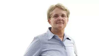 Tatjana PihlarZA ONLINE - Redakcija Dnevnik 2024 - portreti za komentarje in kolumne - kolumnisti - komentatorji &ndash; novinarji - portret //FOTO: Luka Cjuha / Foto: Luka Cjuha