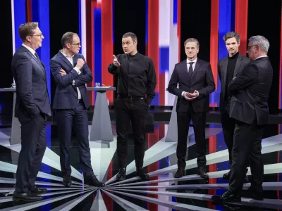 Prvo soočenje brez SDS, burna razprava okoli &Scaron;utarjevega zakona