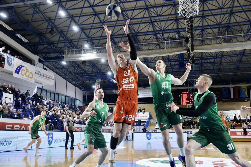 Cedevita Olimpija in Cinkarna Celje pokalna prvaka