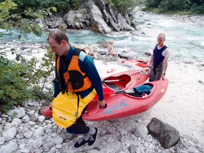 Veslanje, reka Soča čoln