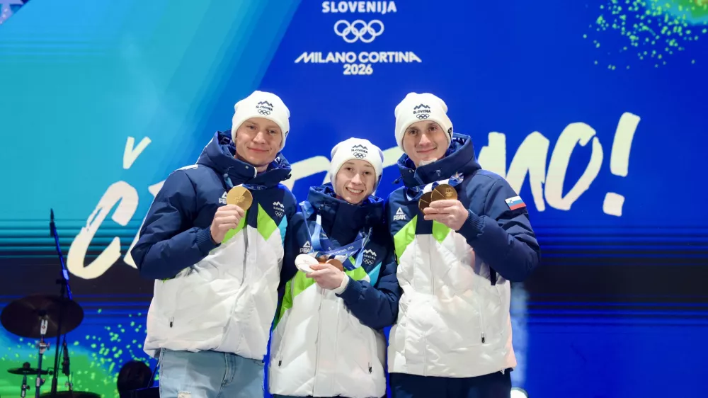 (FOTO) Slovenija bučno pozdravila junake ZOI
