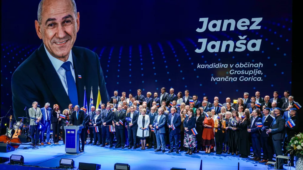 Ljubljana, Odiseja.Predvolilna konvencija SDS, na kateri so kandidati SDS za drzavnozborske volitve predstavili program Za Slovenijo, ob 37. obletnici ustanovitve obeh predhodnic SDS (SDZ in SDSS) pa bodo podelili tudi najvisje priznanje stranke, diamantni znak SDS.