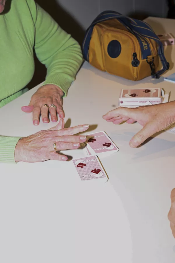 Četrtki so rezervirani za tarok: Združuje jih ena najstarej&scaron;ih miselnih iger