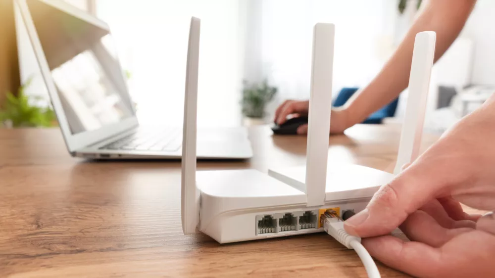 Če je naprava vseskozi prižgana, to prina&scaron;a tudi negativne posledice.