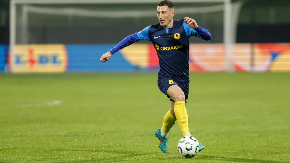 Celje, Stadion Z'dezele.Nogometna konferencna liga, 3. krog: Celje - Legia Varsava.