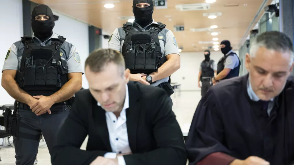 Zasli&scaron;anje policista: Je pajda&scaron; morilcev pozabil ugasniti GPS?