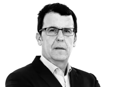 Sebastjan Morozov- Redakcija Dnevnik 2024 - portreti za komentarje in kolumne - kolumnisti - komentatorji &ndash; novinarji - portret //FOTO: Luka Cjuha