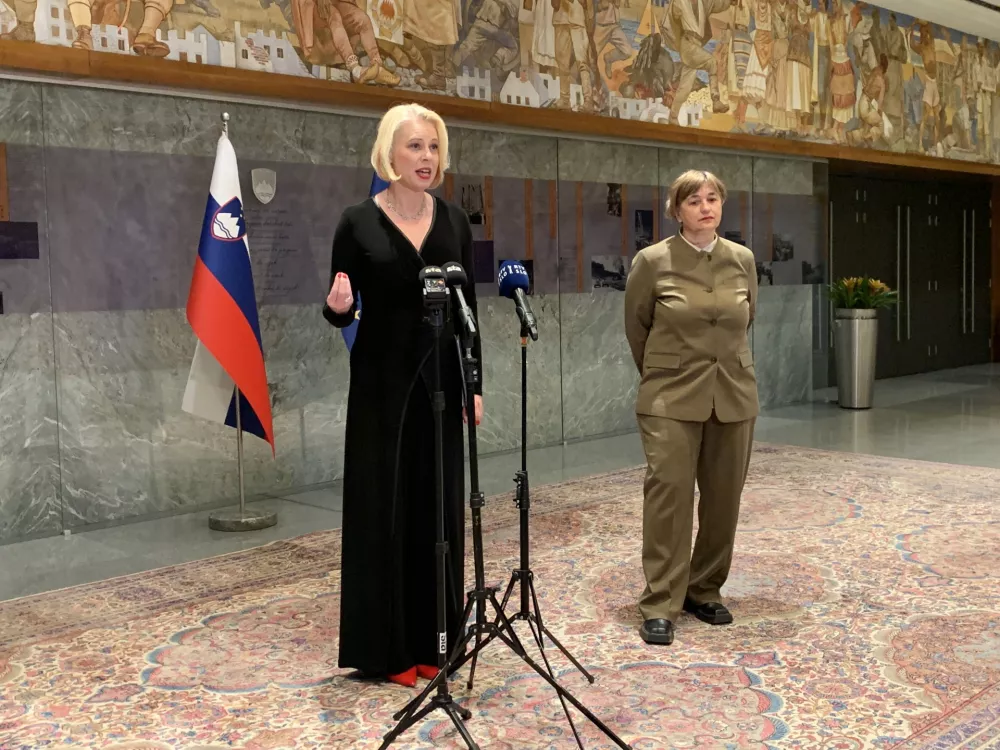 Ljubljana, DZ.Izjava za medije predsednice DZ Urske Klakocar Zupancic.Foto: STA