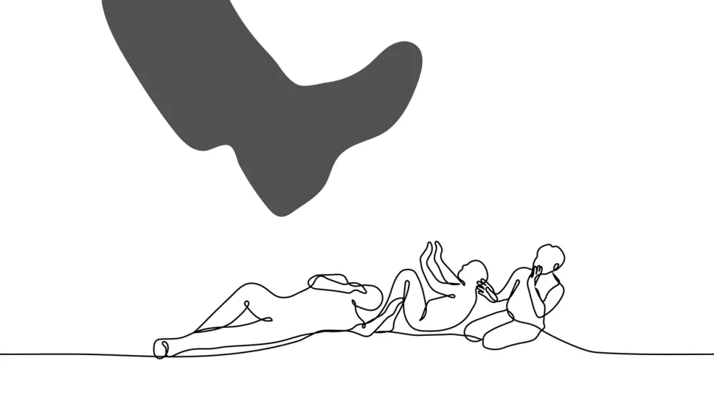 big leg hung over frightened people - one line drawing vector. the concept of a state machine of violence against unarmed citizens, the use of force by power over disenfranchised people / Foto: Kamila Baimukasheva Getty Images