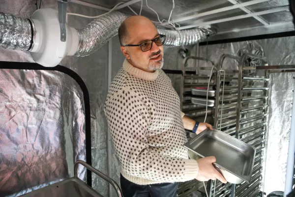 Profesor Ale&scaron; Kuhar, Biotehni&scaron;ka fakulteta4.4.2025 - Biotehnična fakulteta - bojevni&scaron;ka muha - Uporaba žuželk v krmi Foto: Luka Cjuha