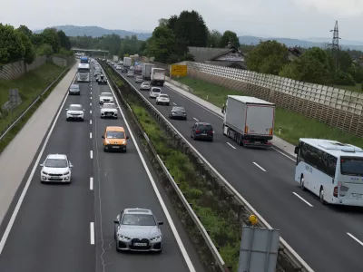 Za sekcijsko merjenje hitrosti niti 20-mesečni rok ni bil dovolj dolg