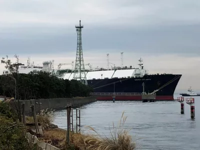 FILE PHOTO: An LNG tanker is seen at the Negishi LNG Terminal, which is jointly operated by Tokyo Gas and JERA, in Yokohama, Japan October 17, 2019. Picture taken October 17, 2019. REUTERS/Yuka Obayashi/File Photo